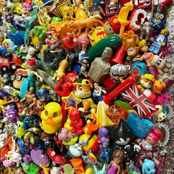 Surprise Toy grab bags mystery fun kid mystery box figures stuffed animals books - Picture 5 of 5